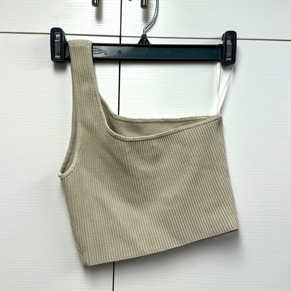 Aritzia ribbed tank